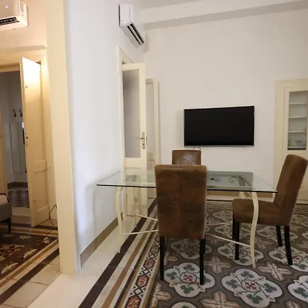 Seafront & Vacation Apartmán Bari